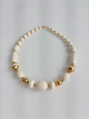 Vintage Trifari Signed Cream Lucite Necklace Plastic Gold Tone Bead 60s 70's